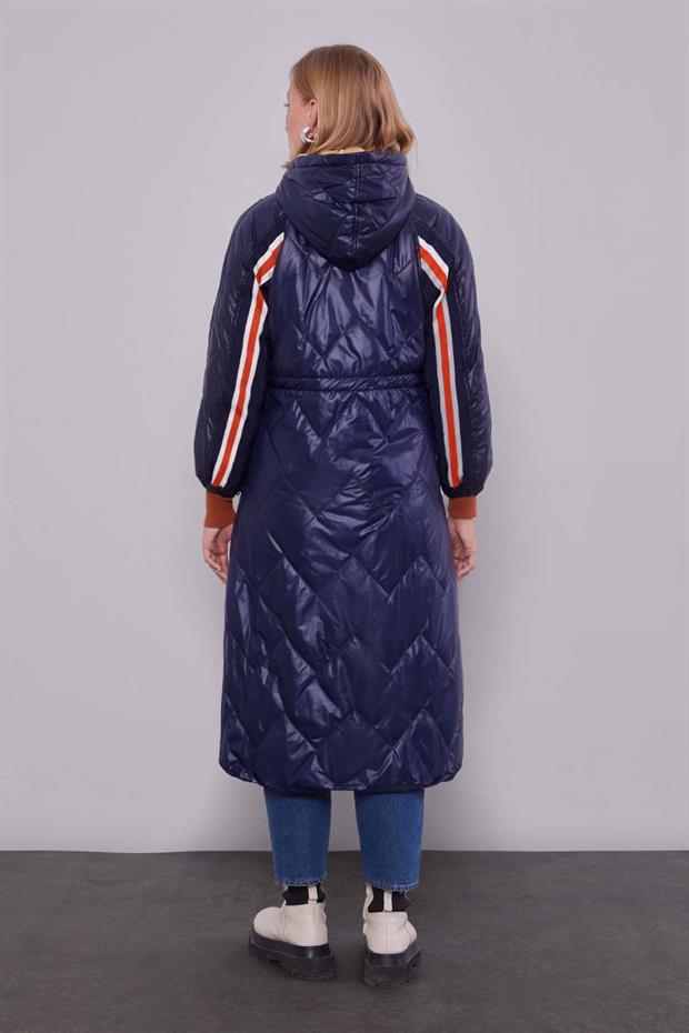 Lacivert Şerit Kol Detaylı Şişme Mont