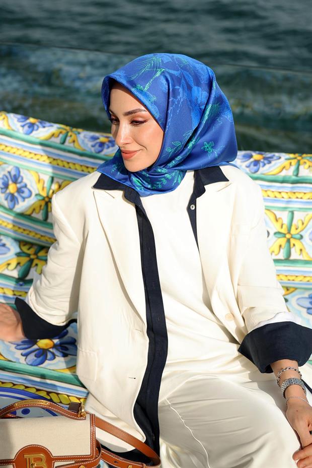 Lacivert Soyut Gül Desen Twill İpek Eşarp