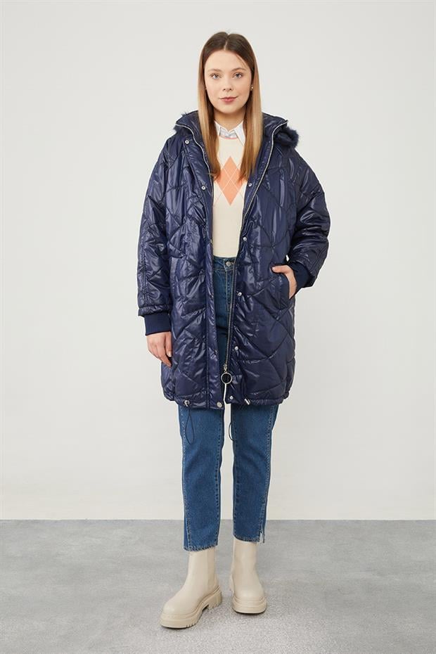 Lacivert Tüy Detaylı Kapitone Mont