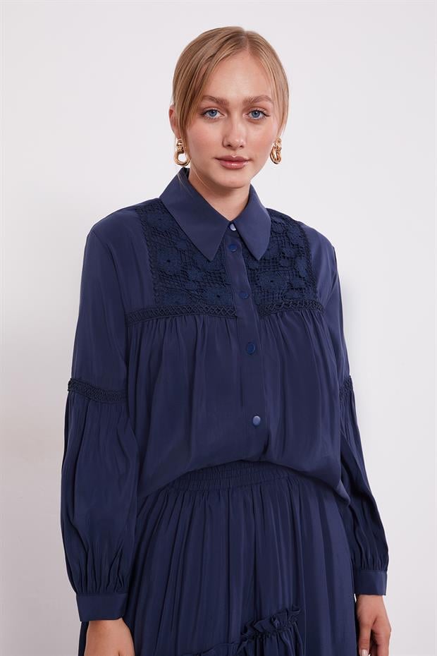 Lacivert Yakası Dantel Detaylı Etek Takım