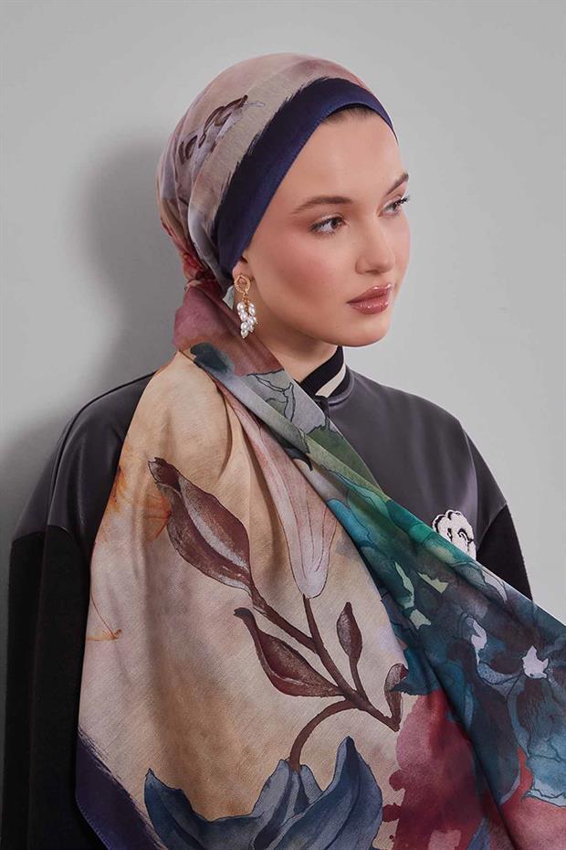 Lacivert Zambak Baskılı Sport Şal