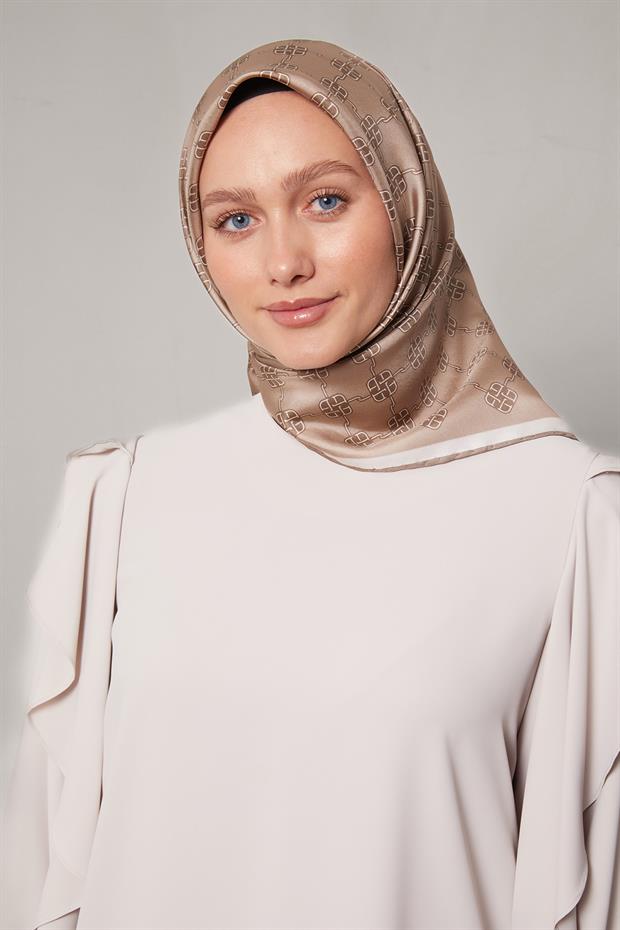 Latte Mini Yonca Desen Twill İpek Eşarp