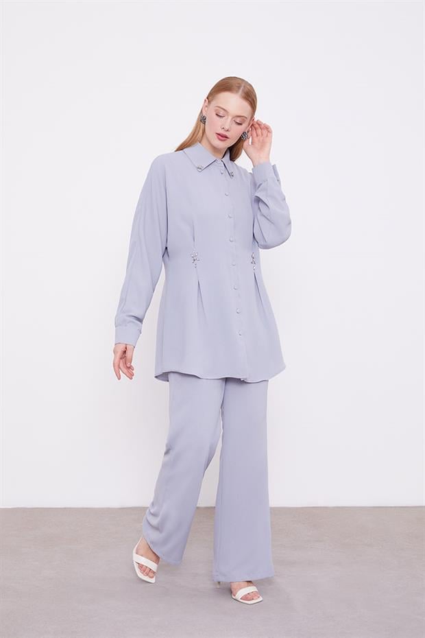 Açık Gri Taşlı Krepe Detaylı Tunik Takım