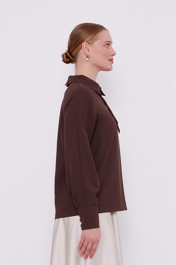 Acı Kahve Yaka Taş Detaylı Bluz