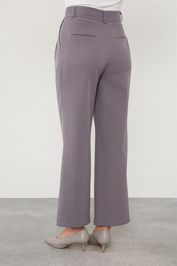 Antrasit Plise Detaylı Kumaş Pantolon