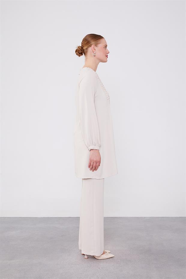 Bej Boncuk İşlemeli Tunik Takım