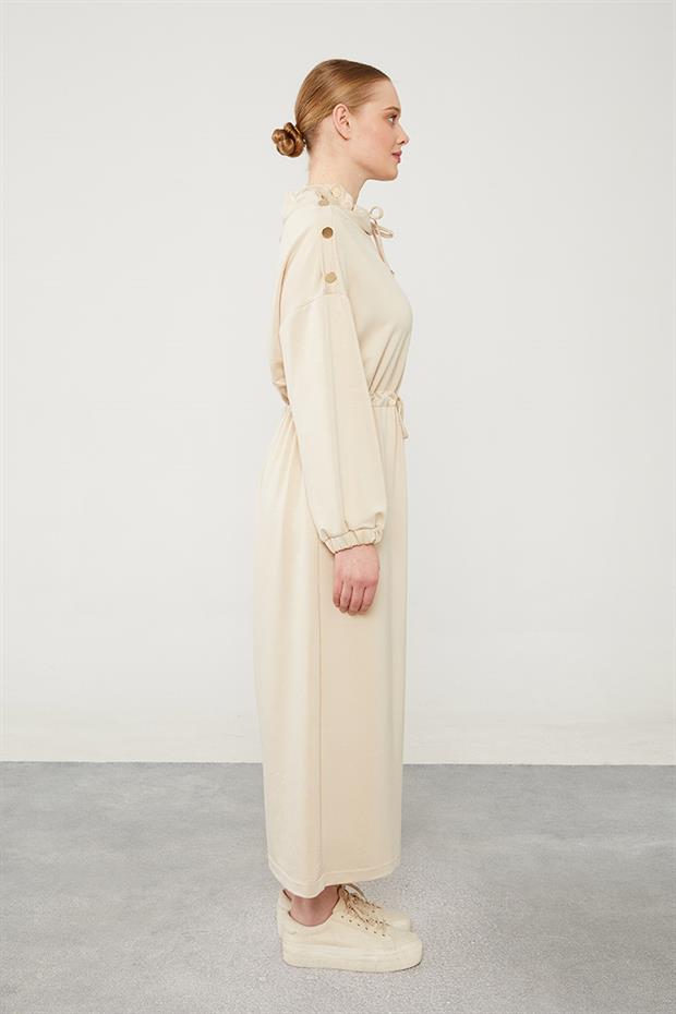 Bej Boyun ve Beli İp Bağlamalı Elbise