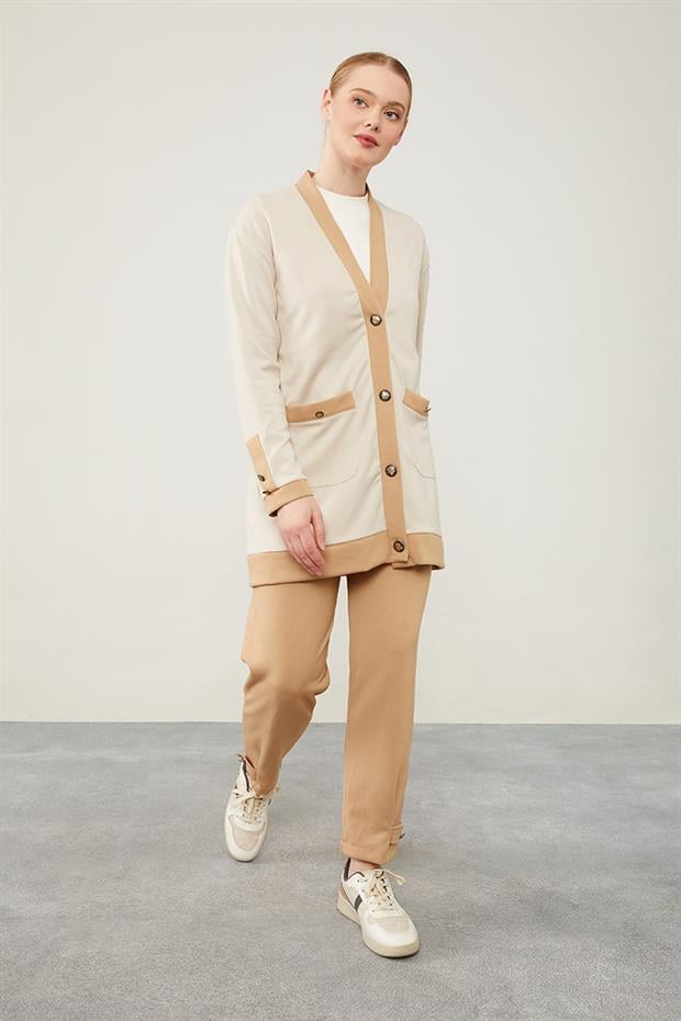 Bej - Camel Ribanası Düğme Detaylı Hırkalı Takım