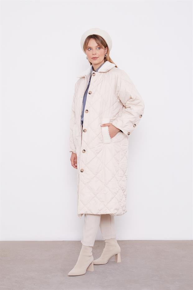 Bej Kürk Detaylı Kapitone Mont