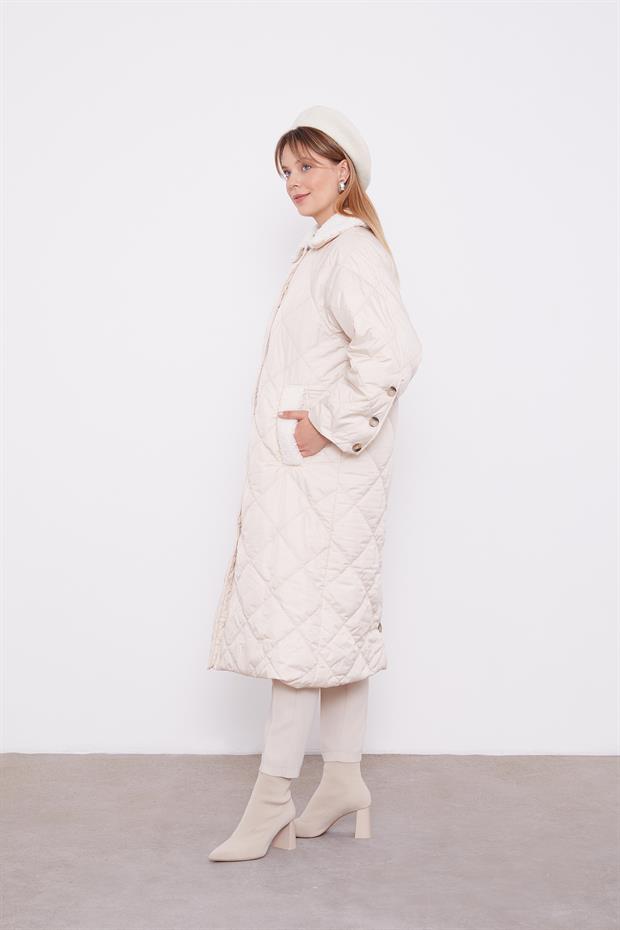 Bej Kürk Detaylı Kapitone Mont