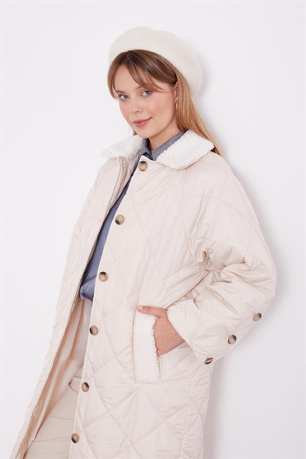 Bej Kürk Detaylı Kapitone Mont