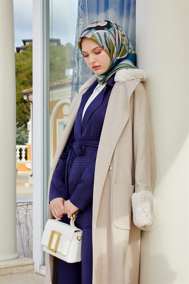 Bej Yaka Kolları Kürk Detaylı Kaban