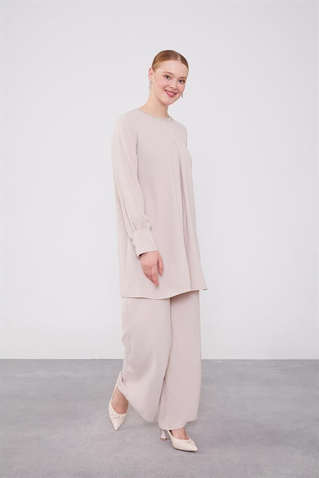 Bej Yakası Taş İşlemeli Şifon Tunik Takım