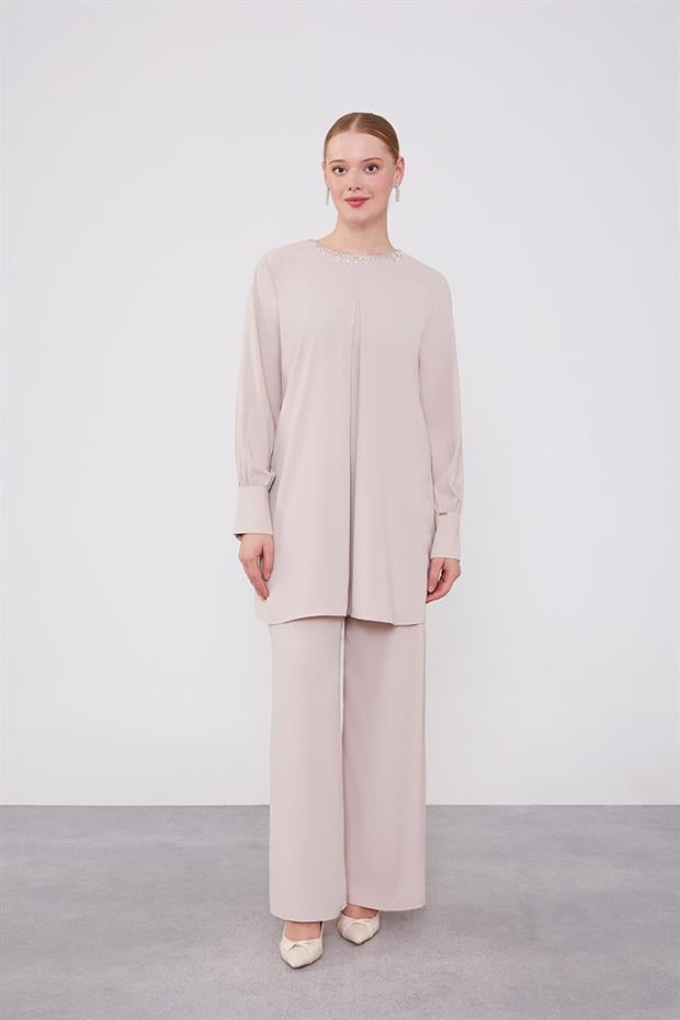 Bej Yakası Taş İşlemeli Şifon Tunik Takım