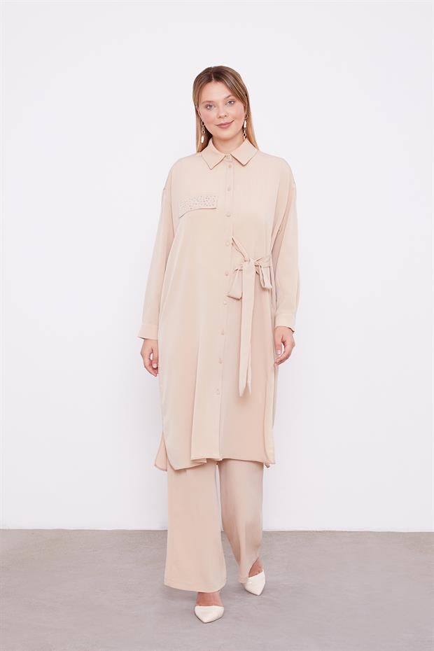 Bej Yandan Bağlamalı Pliseli İkili Takım