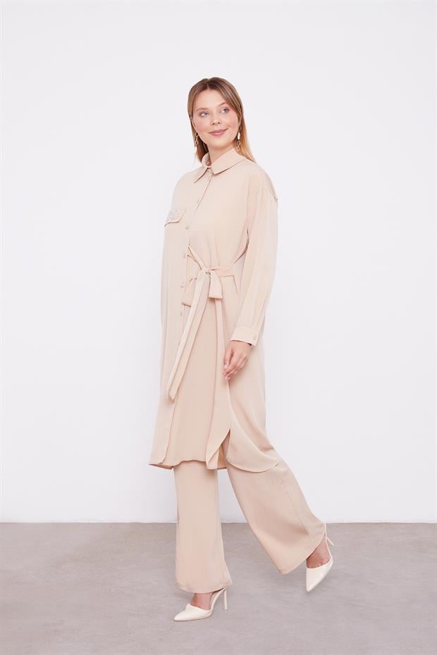 Bej Yandan Bağlamalı Pliseli İkili Takım