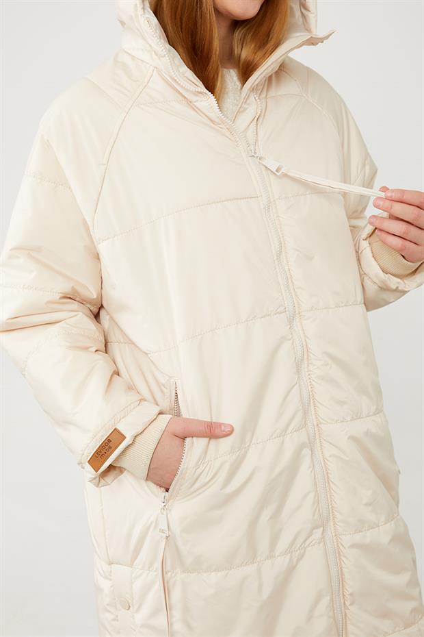 Bej Yanları Çıt Çıt Detaylı Kapüşonlu Şişme Mont