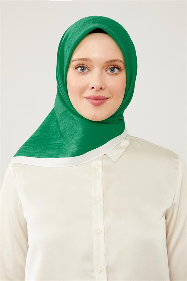 Benetton Biye Renk Geçişli Prag Eşarp