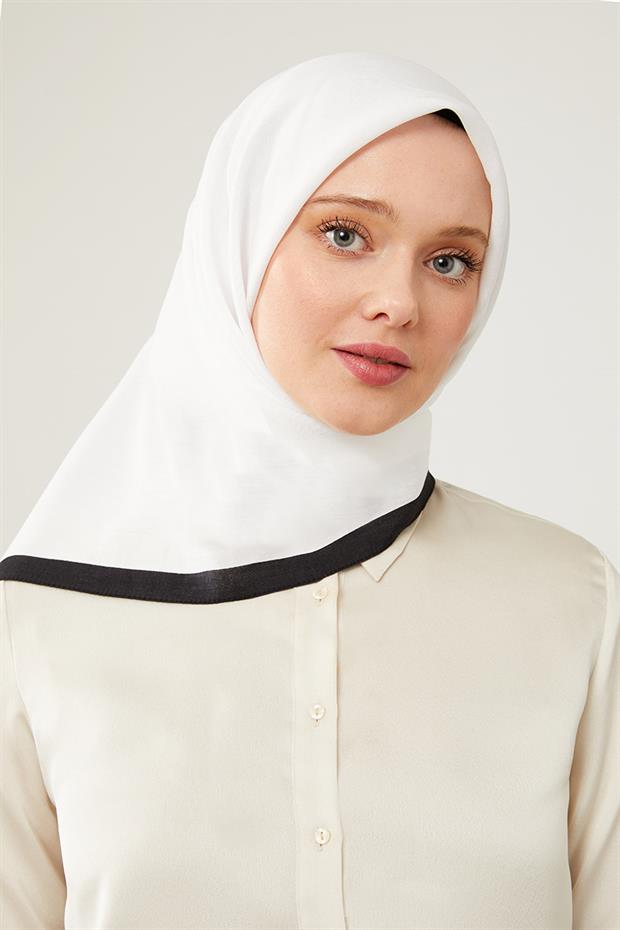 Beyaz Biye Renk Geçişli Prag Eşarp