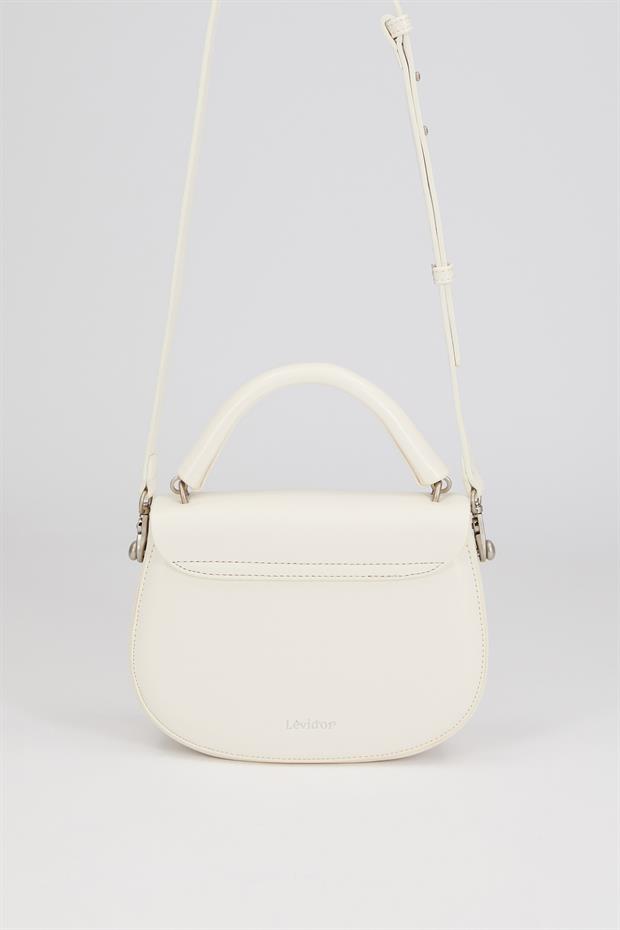 Beyaz Kalp Akseuarlı El Çantası