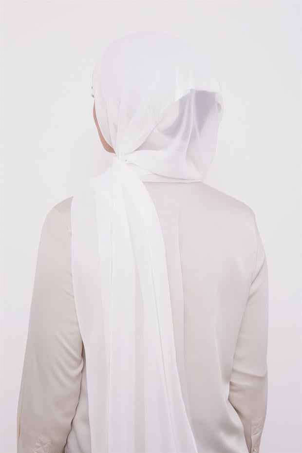 Beyaz Pratik Boneli Şifon Şal