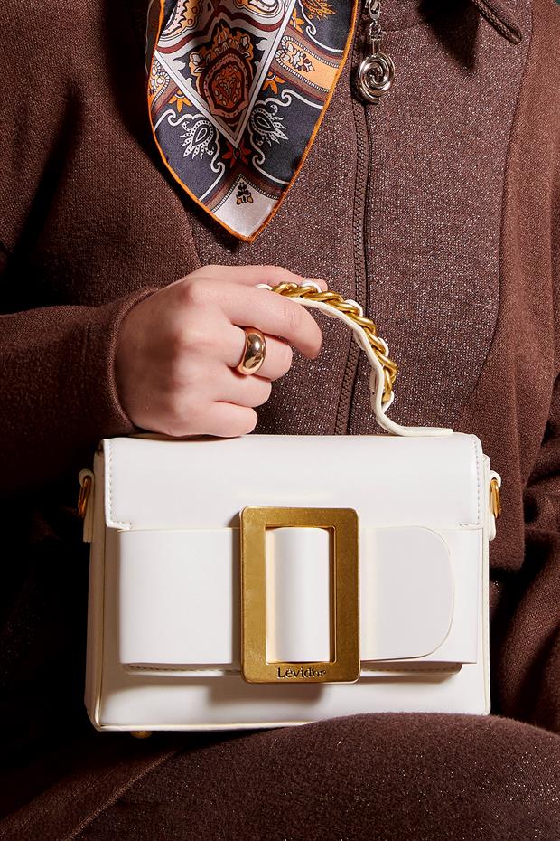 Beyaz Zincir İşlemeli El Çantası