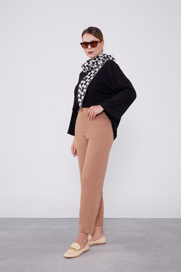 Camel Ekleme Tasarımlı Düz Paça Pantolon