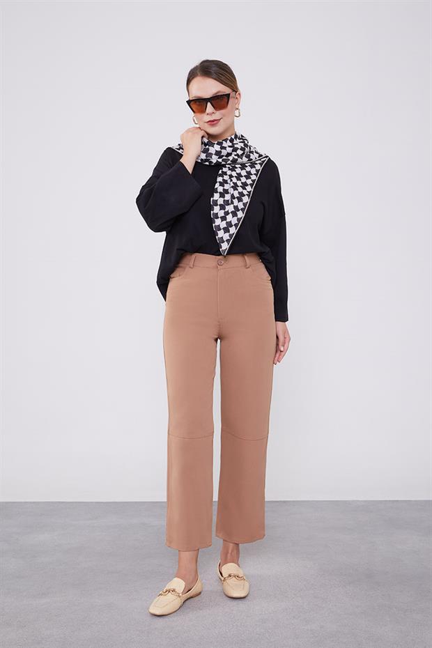 Camel Ekleme Tasarımlı Düz Paça Pantolon