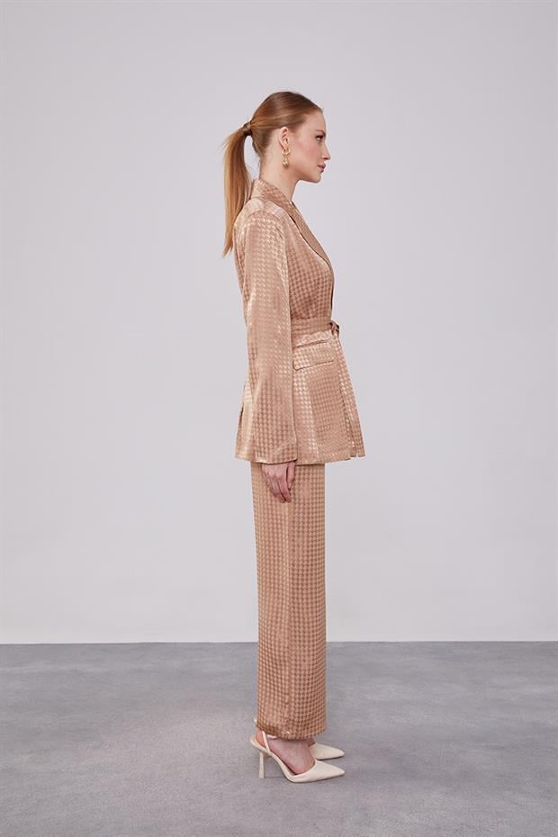 Camel Kazayağı Desen Jakarlı Ceket Takım