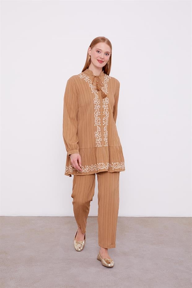 Camel Nakış Detaylı Takım