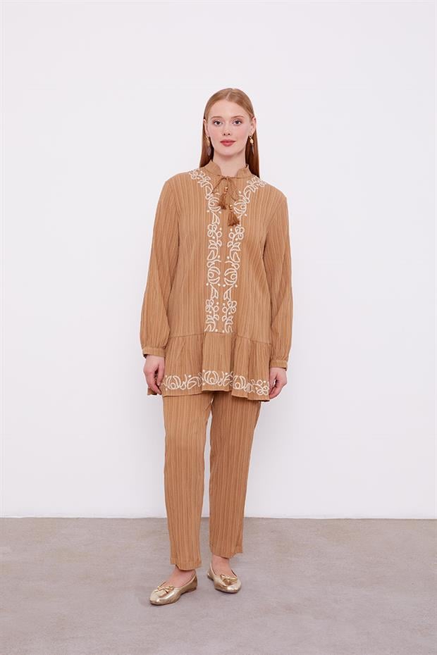 Camel Nakış Detaylı Takım