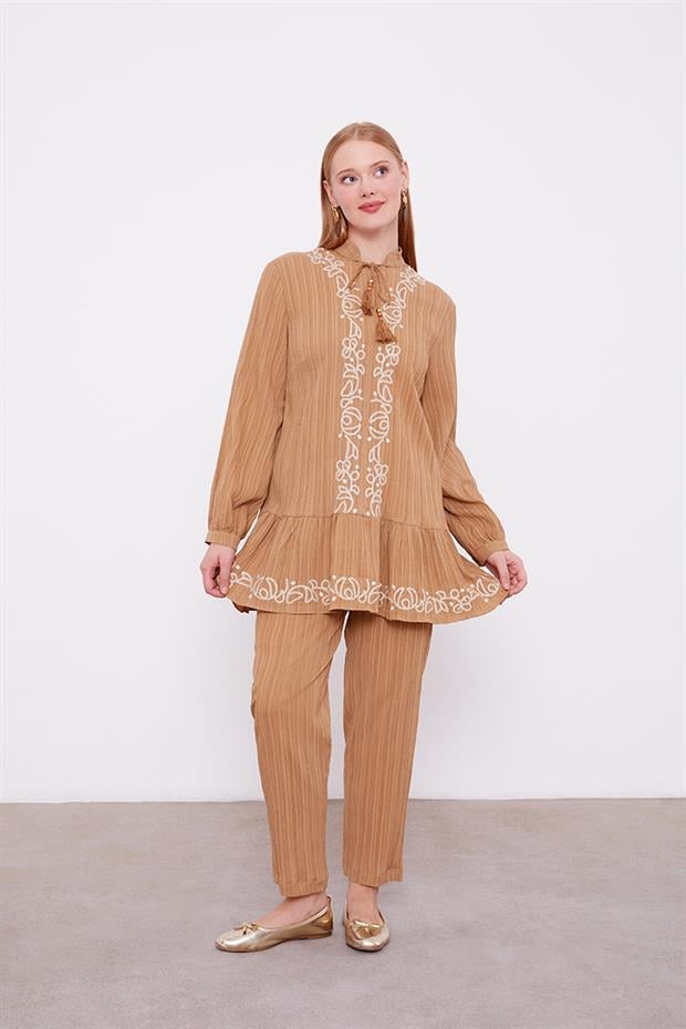 Camel Nakış Detaylı Takım