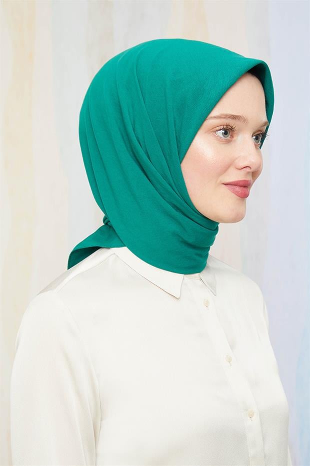 Çimen Yeşili Pamuk Cazz Kare Eşarp