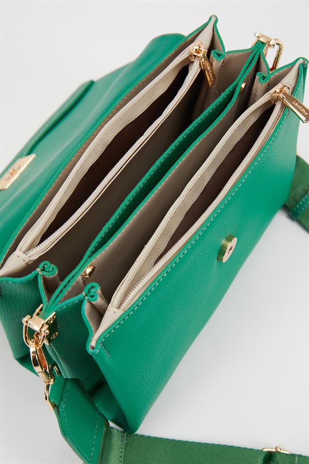 Çimen Yeşili Zincir Toka Detay Omuz Çantası