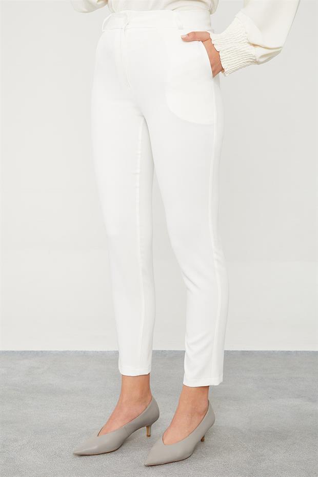 Ekru Cep Detaylı Bilek Boy Pantolon