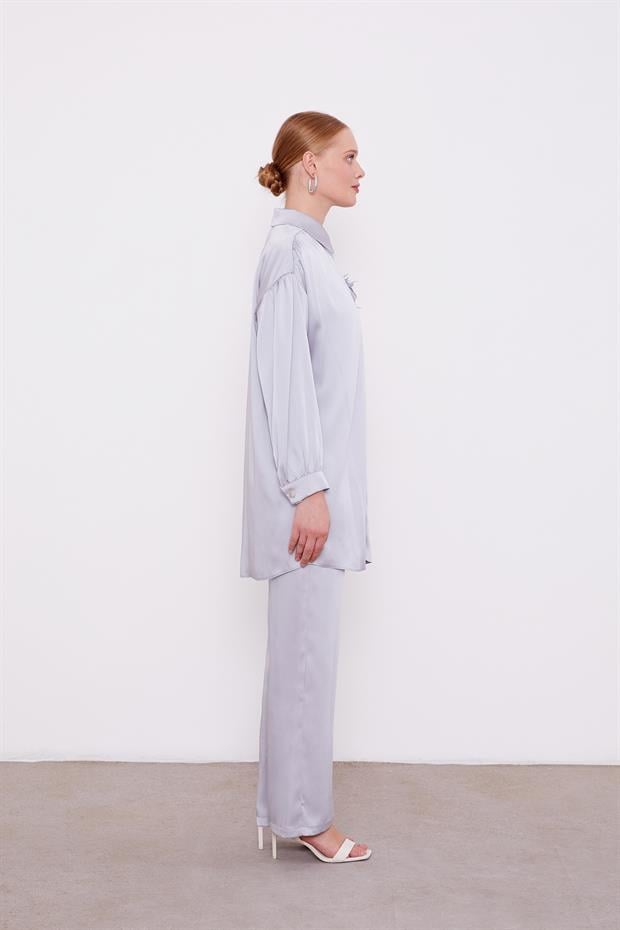 Gri Gül Broşlu Saten İkili Takım