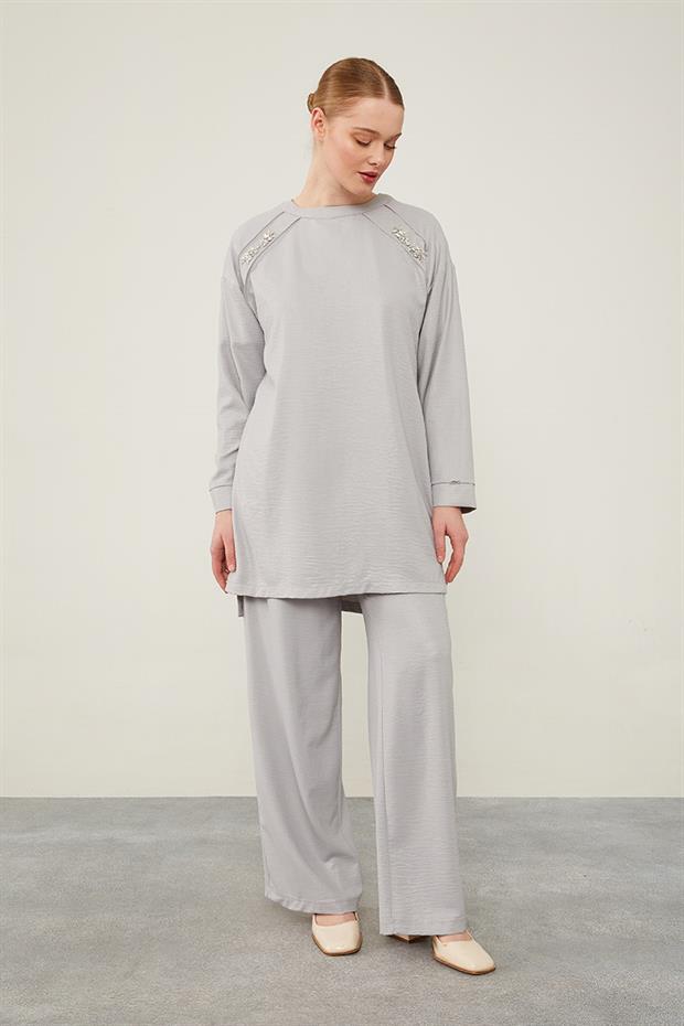 Gri Önü Taş İşlemeli Geniş Pantolonlu Tunik Takım