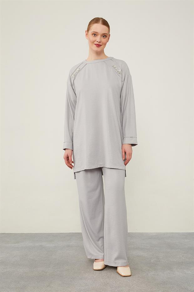 Gri Önü Taş İşlemeli Geniş Pantolonlu Tunik Takım