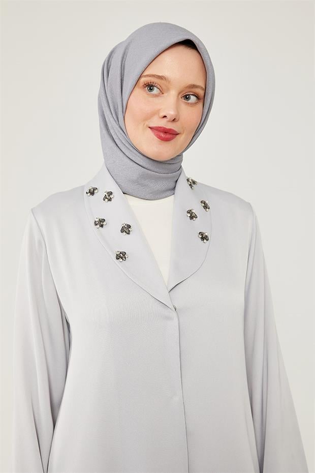 Gri Tüy Detaylı Taş işlemeli Ferace