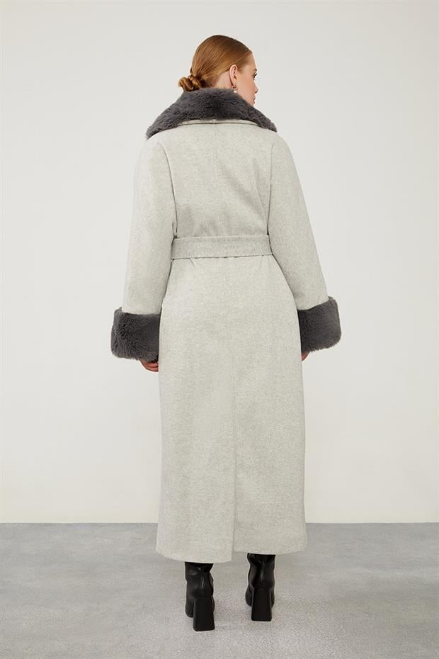 Gri Yaka Kolları Kürk Detaylı Kaban