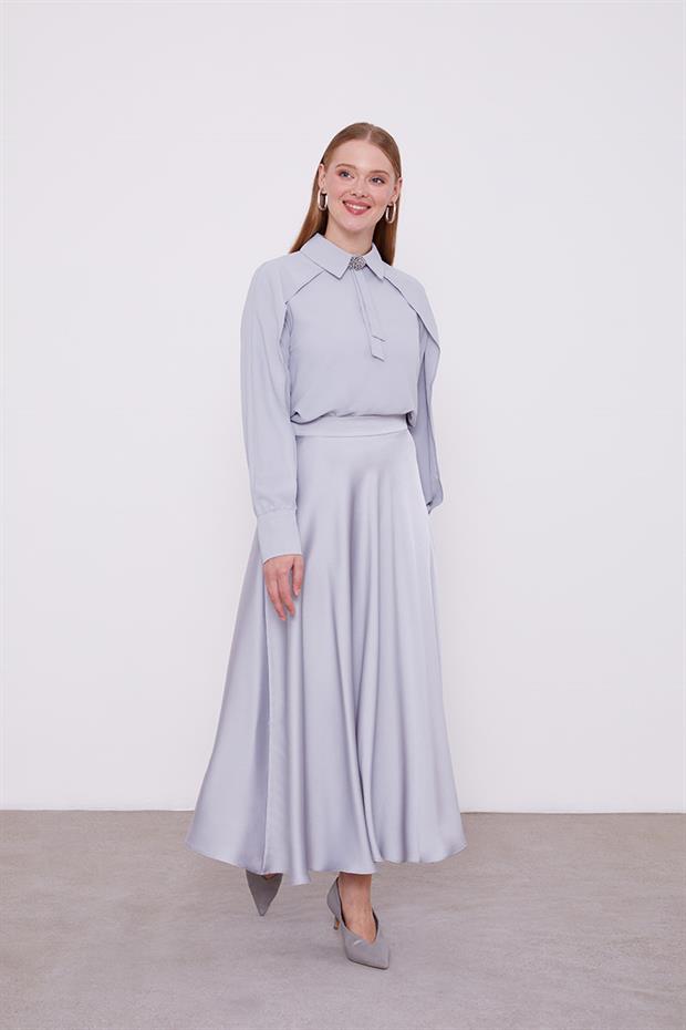 Gri Yaka Taş Detaylı Bluz