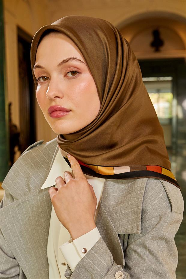 Haki Kenar Kare Desen Twill İpek Eşarp