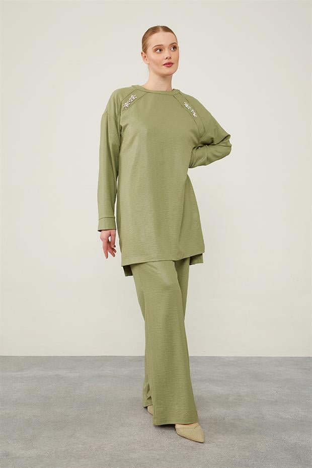 Haki Önü Taş İşlemeli Geniş Pantolonlu Tunik Takım