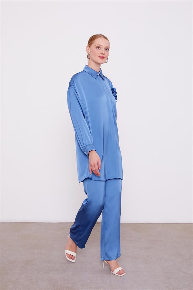 İndigo Gül Broşlu Saten İkili Takım