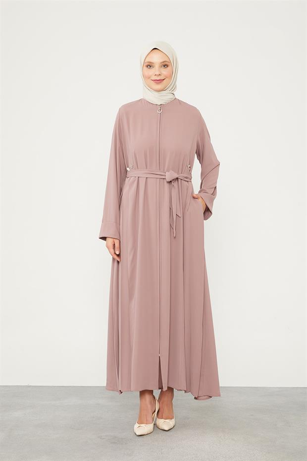 Koyu Pudra Yanları Pileli Düğme Detaylı Ferace
