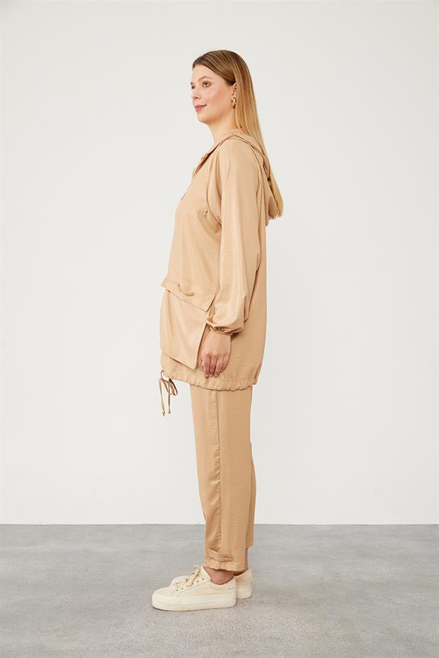 K.Bej Kapüşonlu Fermuar Kapamalı Spor Takım