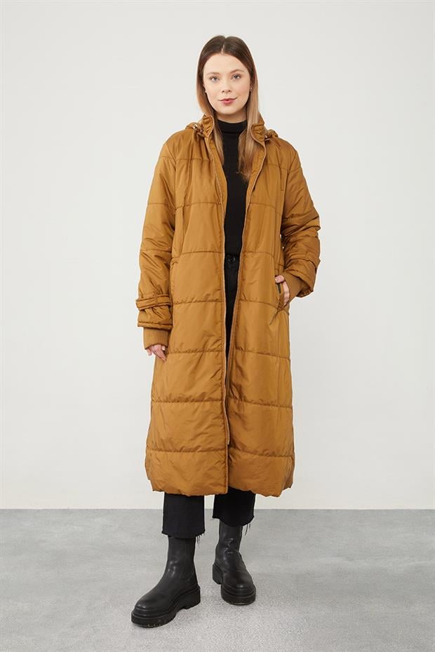 Kahve Kapüşonlu Kapitone Uzun Mont
