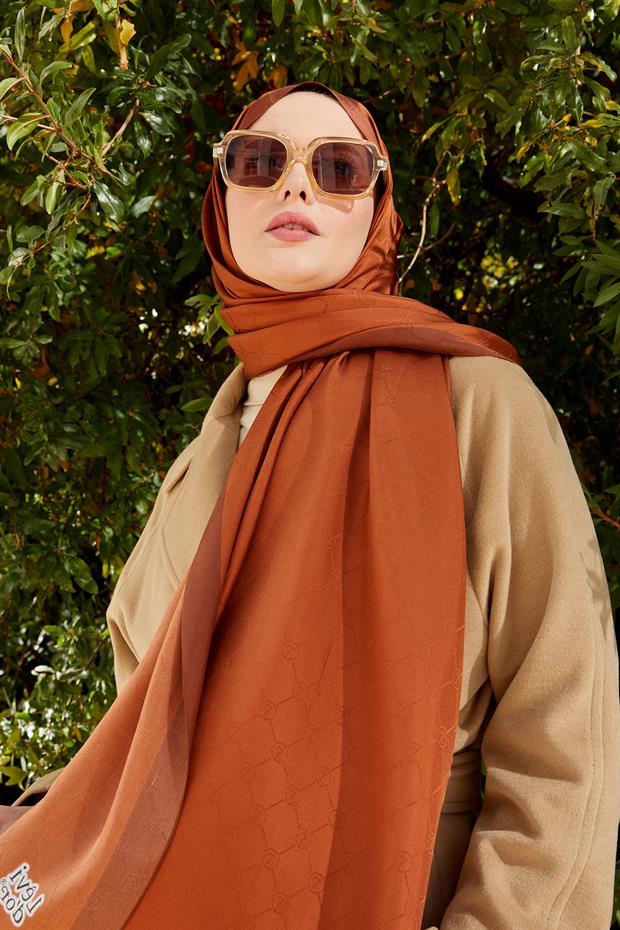 Kahve Petek Desen Monogram İpek Şal