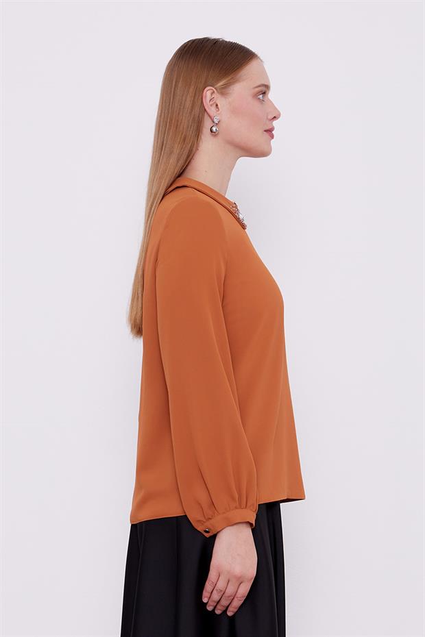 Kahve Yaka İşlemeli Bluz