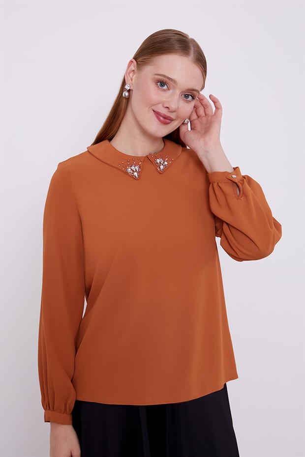 Kahve Yaka İşlemeli Bluz